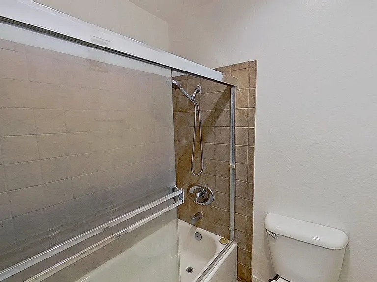 1040 W Macarthur Blvd #45 — Photo 18