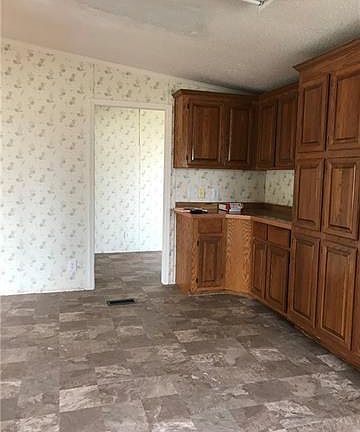 4th image of 172 Brookwood Dr
