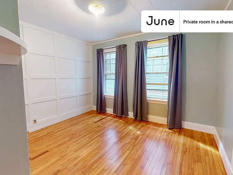 61 Lithgow St #C — Photo 2