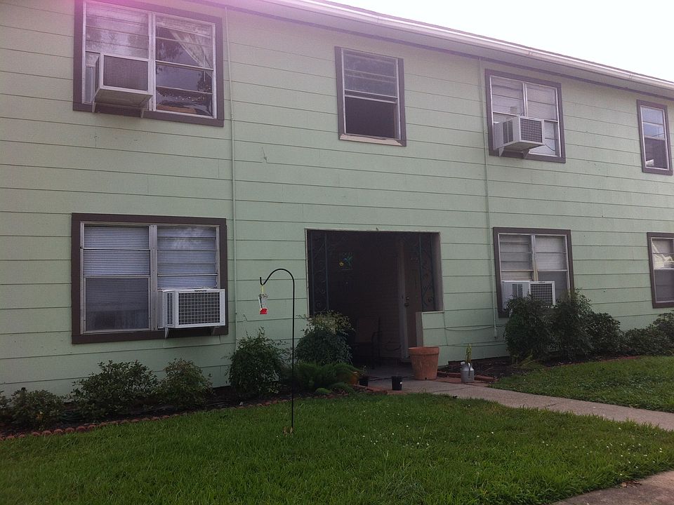 1st image of 1520 Moss St APT 1