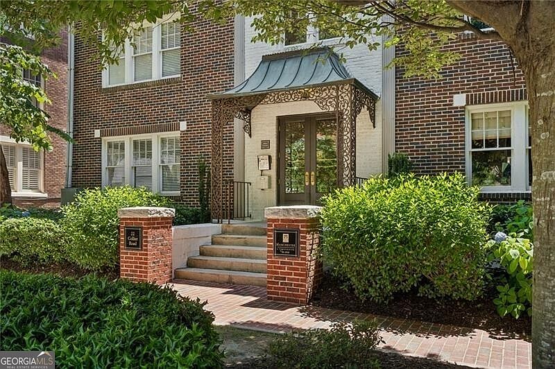 1st image of 22 Collier Rd NW APT 7