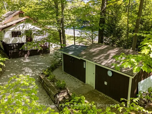 112 Symon Ave, South Bruce Peninsula, ON N0H 2T0