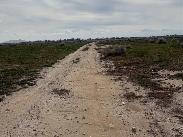 82 E Avenue J2, Lancaster, CA 93535