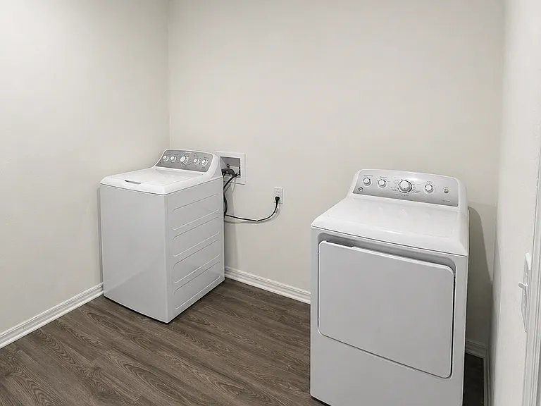 2093 Golden Beak Dr — Photo 17