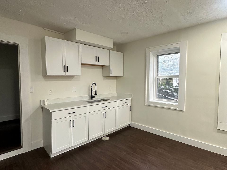 1st image of 13464 Clifton Blvd #106