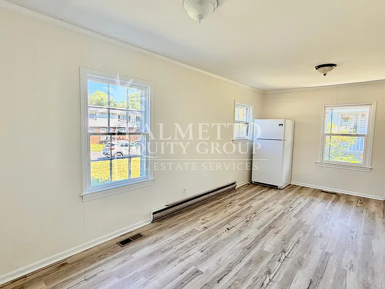 1512 Andover Ave — Photo 4