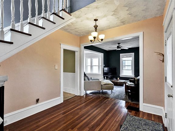 3rd image of 2931 Bever Ave SE