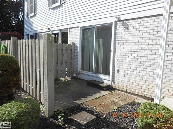 2nd image of 24652 Meadow Dr N