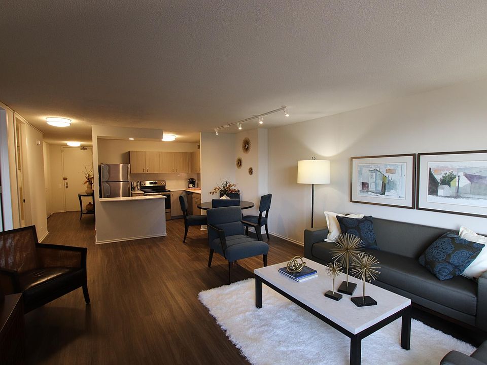 1st image of 1141 N Dearborn St #1B