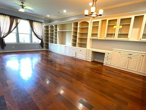 3rd image of 89 Sidney St