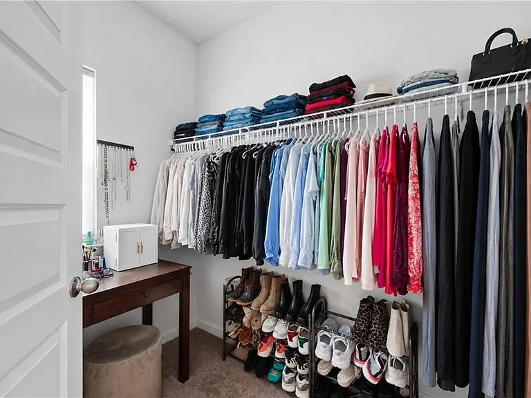 229 Dupont Dr — Photo 17