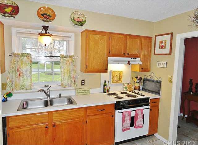 1st image of 8718 Fieldgate Dr