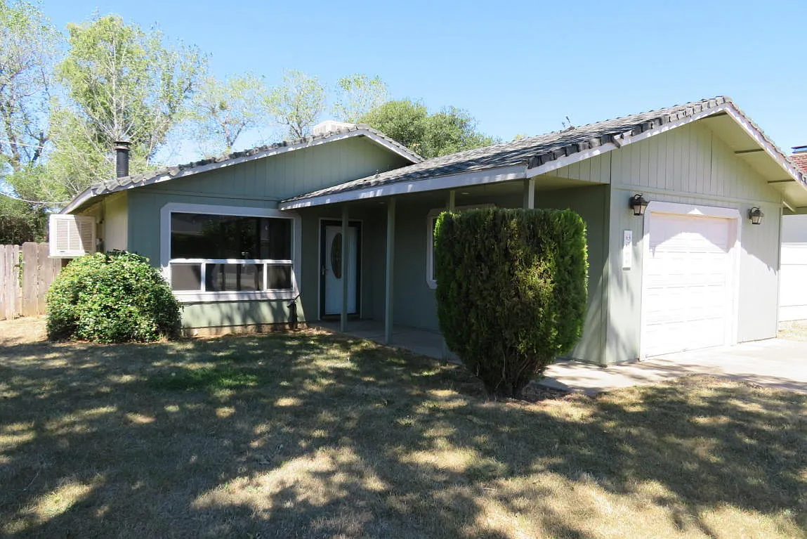 3560 Park Dr photo 1