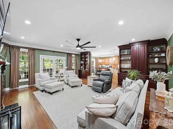 5th image of 890 18th Avenue Ct NW
