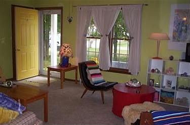 3rd image of 381 Plymouth Pl