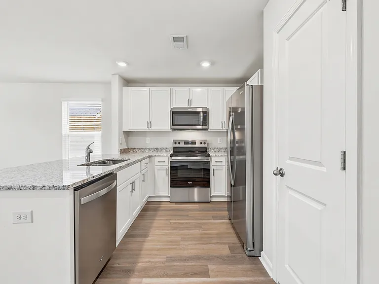 310 Honeystone St — Photo 7