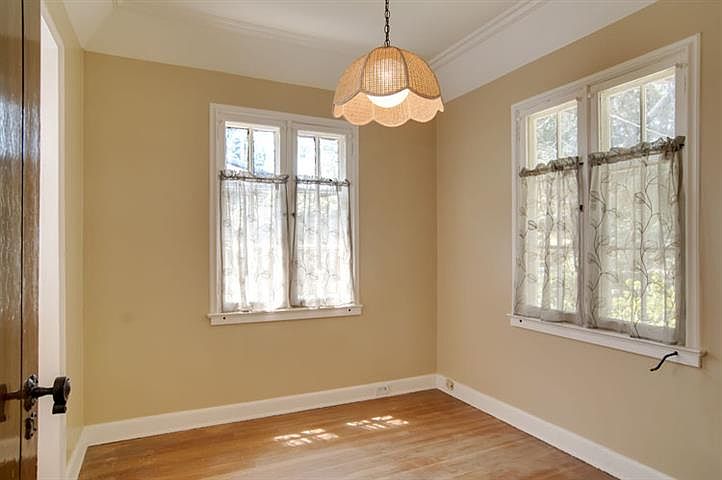1st image of 1090 N Chester Ave
