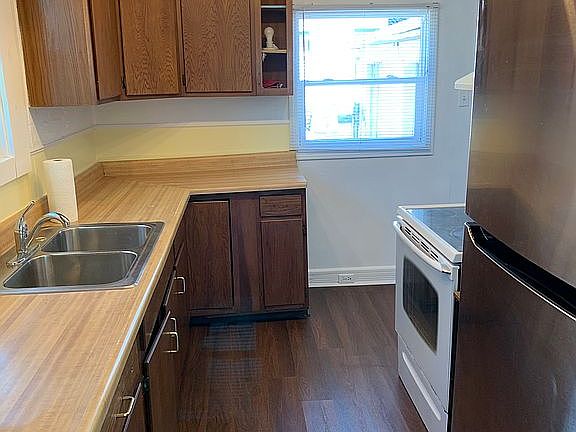 3rd image of 4304 E Washington St