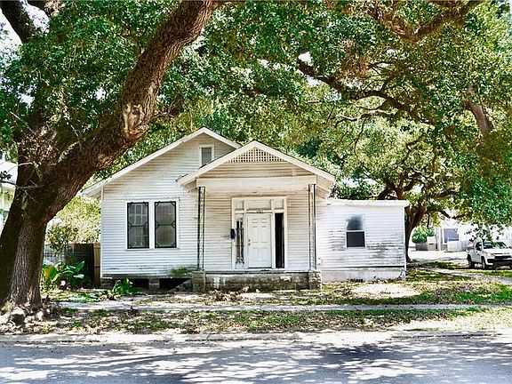 4th image of 6901 Catina St