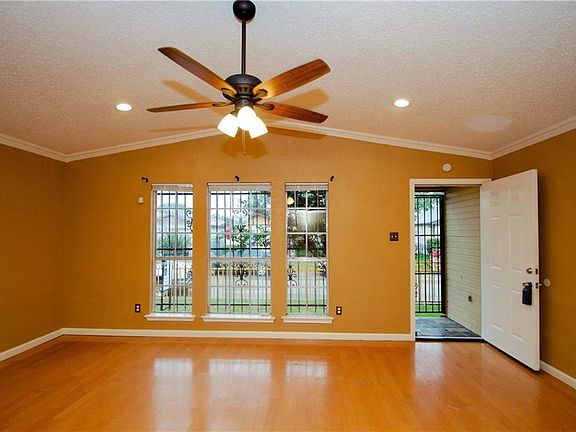 5th image of 9921 Mountain Bend Cir