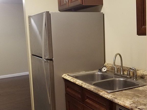 5th image of 3556 Shenandoah Ave APT 105
