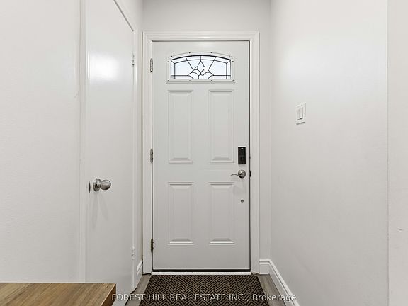 3rd image of 23 Japonica Rd