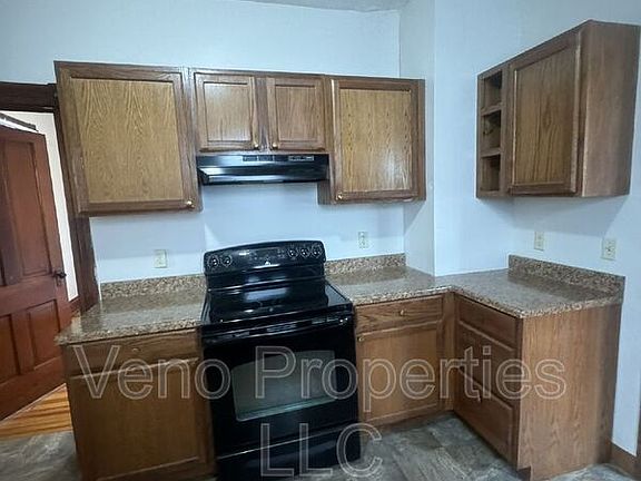 2nd image of 149 Saratoga Ave Unit 2