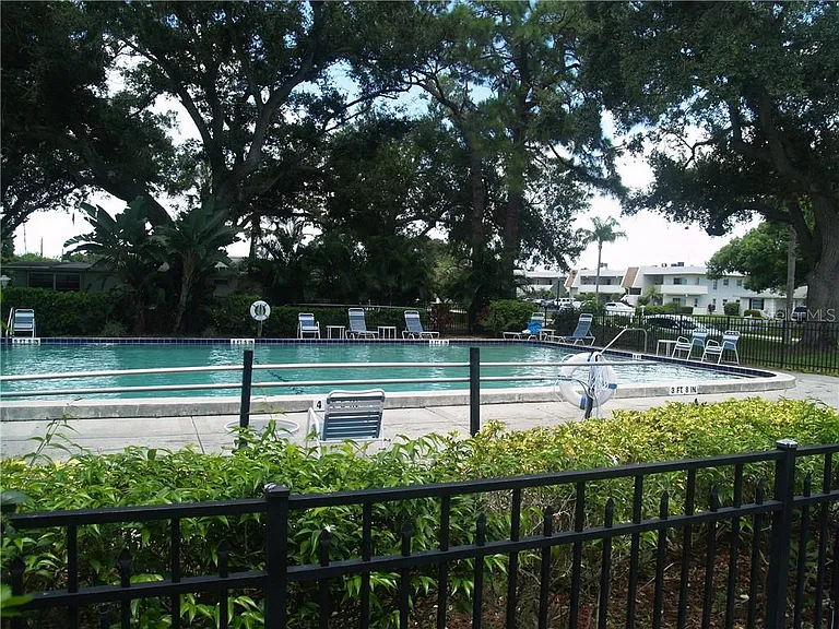 7405 W Country Club Dr N #104 — Photo 15