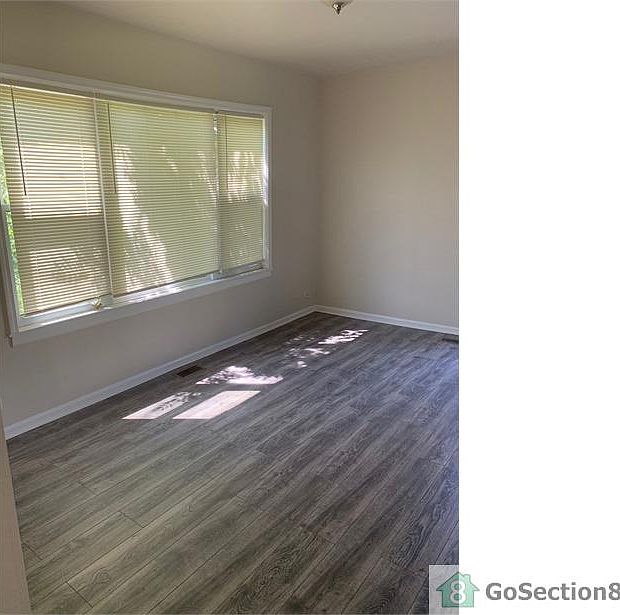 2nd image of 6720 S Ashland Ave