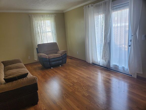3rd image of 7534 Kingsgate Way #79