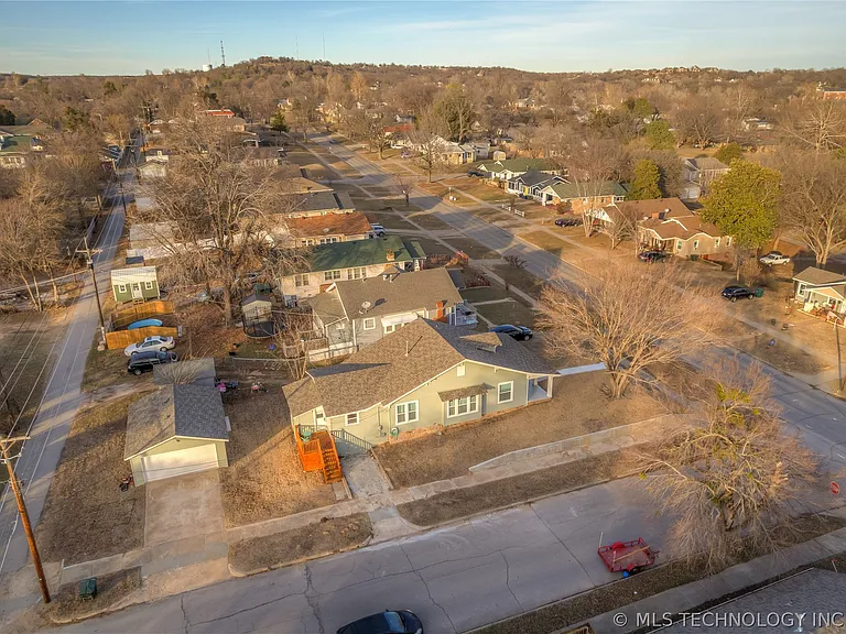 700 N McKinley Ave — Photo 32