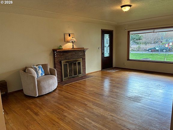4th image of 14031 SE Rhone St