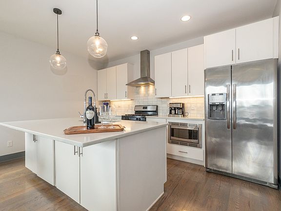 4th image of 1208 Avondale Cir