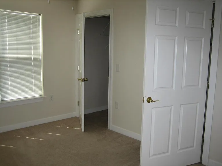 929 Morreene Rd — Photo 32