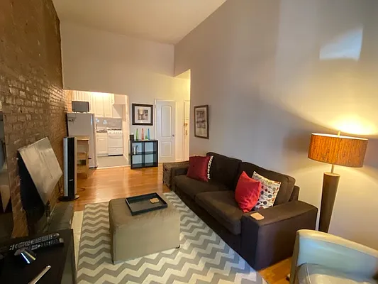 Rented by REAL New York | media 4