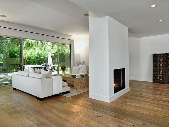 2nd image of 1145 Saxon Way