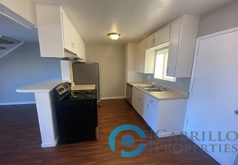 761 S Orange Ave #B — Photo 4
