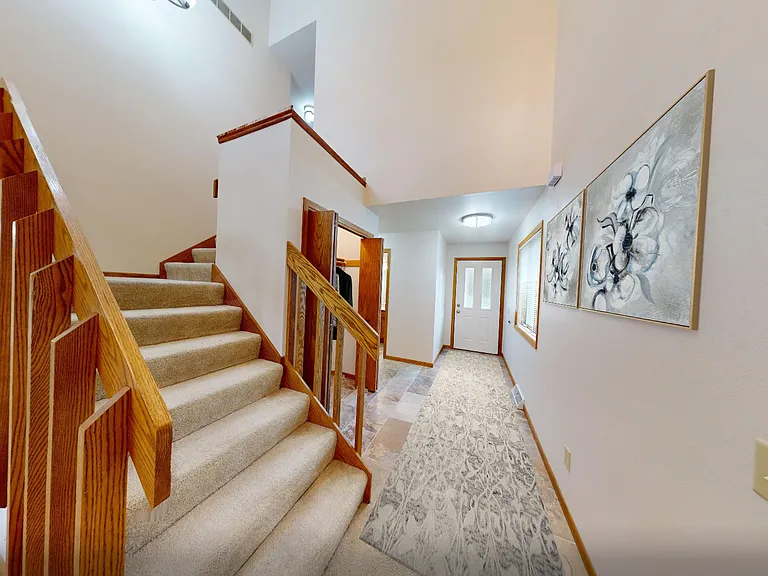 1202 N 16th Ave — Photo 3