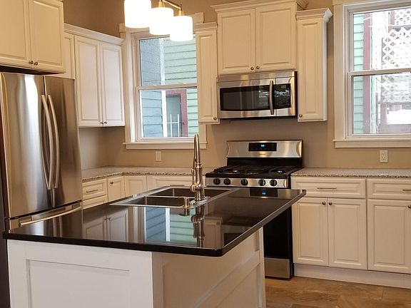 3rd image of 30 Livingston St #1