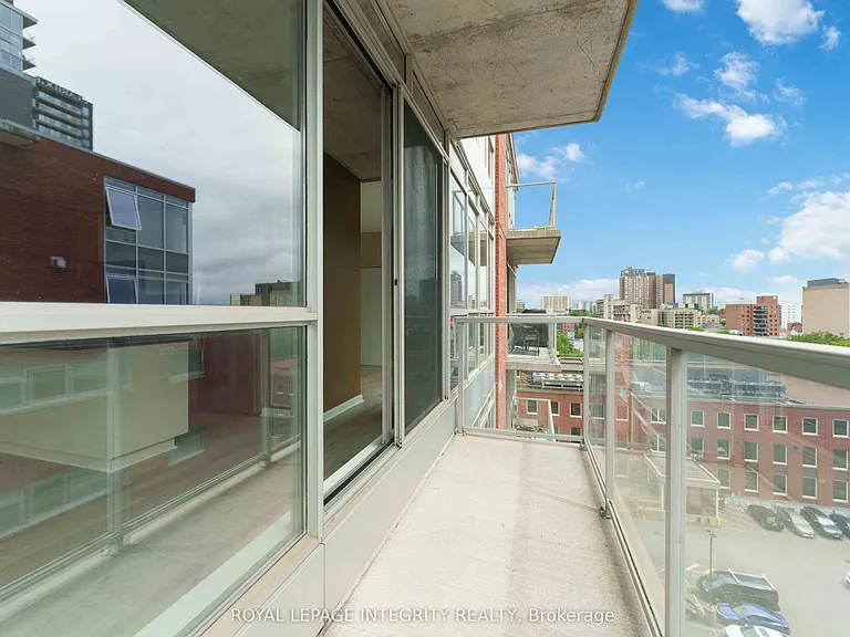 180 York St #909 — Photo 21