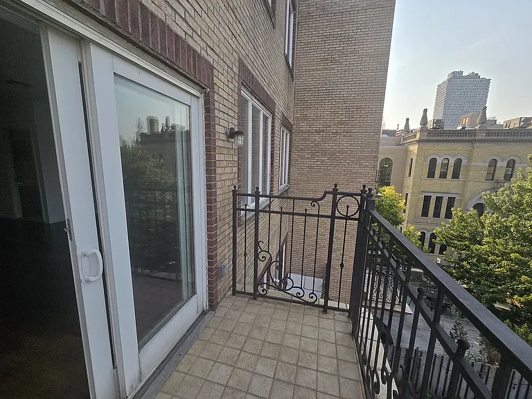 93 S 3rd St #5D — Photo 24