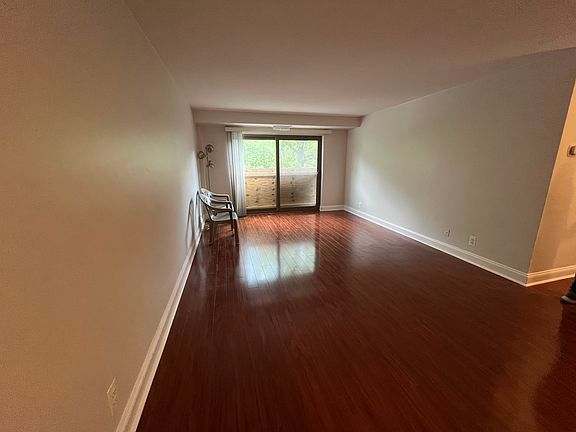 Living room, no furniture, balcony construction