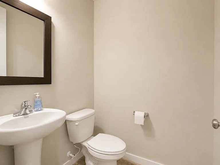 18426 NE 46th Pl — Photo 11