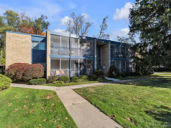16557 Middlebelt Rd #19, Livonia, MI 48154