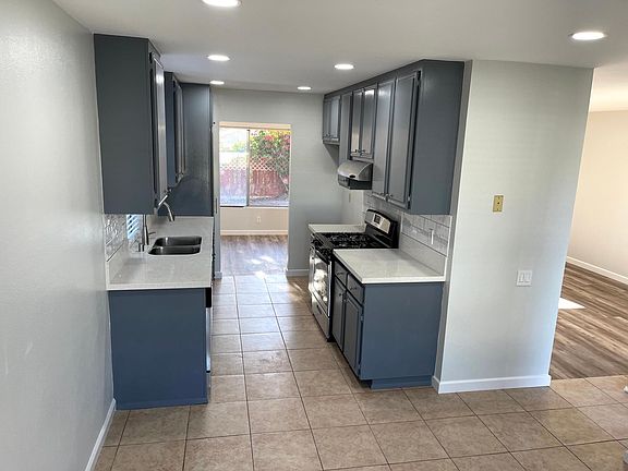3rd image of 11242 Nalco St