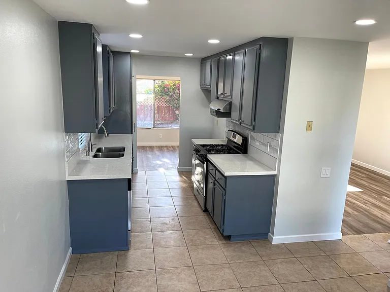 11242 Nalco St — Photo 3
