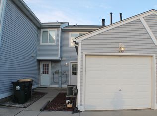 422 Meadow Green Ln, Round Lake Beach, IL 60073