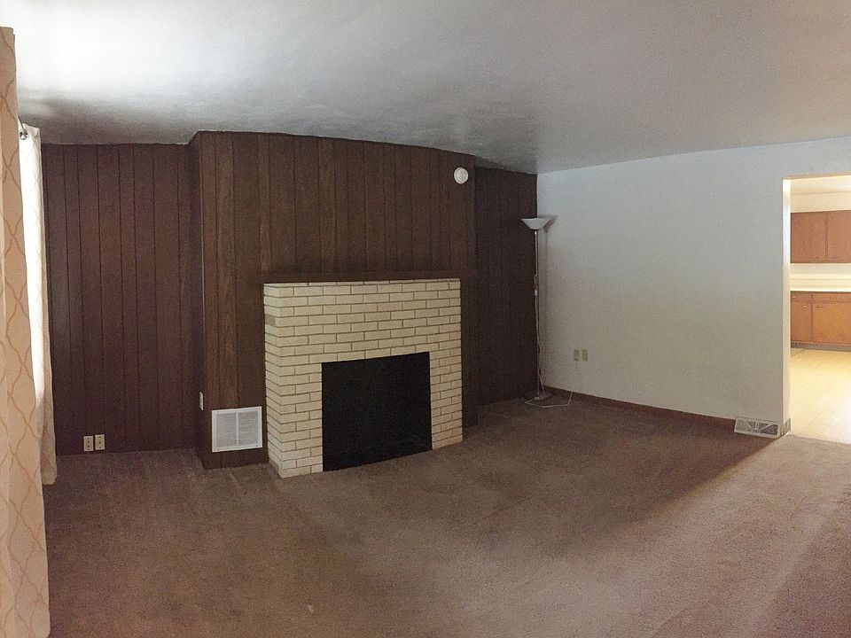2nd image of 208 William St