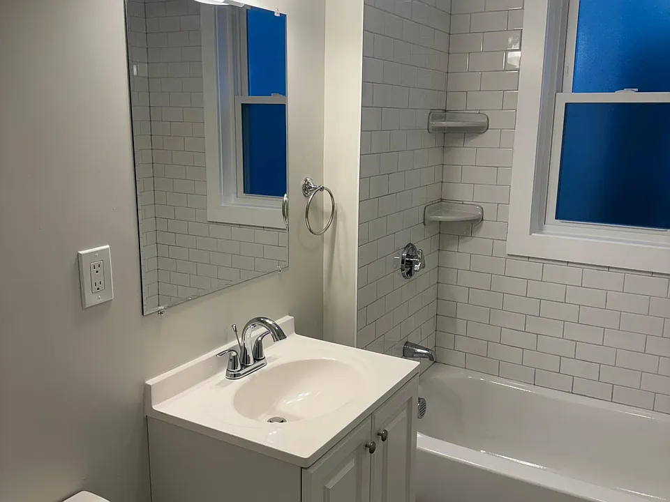 40 Temple St #2