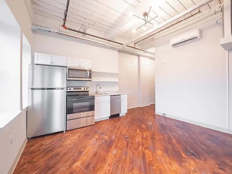 Multi-family building - Center City — Photo 17
